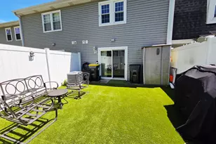 1294 Downing St, Roselle, IL 60172 - Photo 32