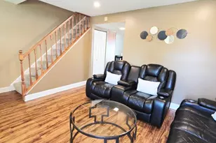 1294 Downing St, Roselle, IL 60172 - Photo 10