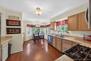 634 Village Rd, Crystal Lake, IL 60014 - Photo 6