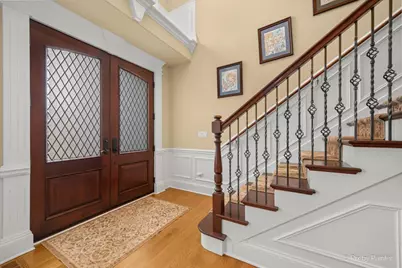 434 W Benton Avenue, Naperville, IL 60540 - Photo 2