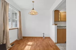 22990 Westwind Dr, Richton Park, IL 60471 - Photo 2