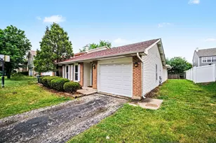 128 Majestic Dr, Lombard, IL 60148 - Photo 2