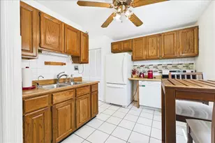 [Address not provided], Park Ridge, IL 60068 - Photo 8