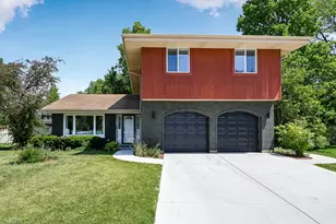 926 Holliston Ct, Schaumburg, IL 60193 - Photo 2