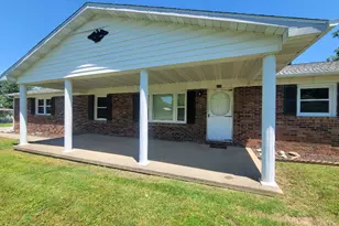 210 Brockett St, Enfield, IL 62835 - Photo 4