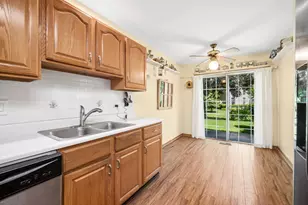 169 Crescent Ln, Schaumburg, IL 60193 - Photo 8