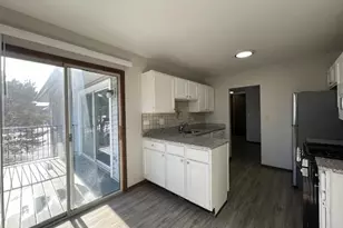 7030 Barrington Ct, Woodridge, IL 60517 - Photo 8
