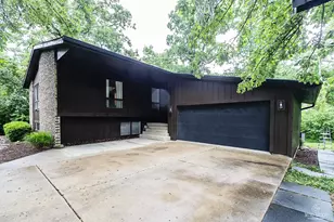 3130 Scenicwood Ln, Woodridge, IL 60517 - Photo 2