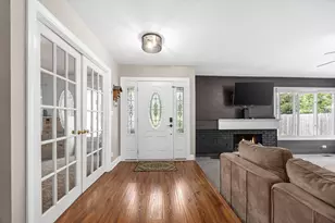 230 Plymouth Ln, Bolingbrook, IL 60440 - Photo 2