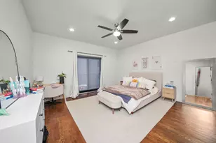 832 W Erie St, Chicago, IL 60642 - Photo 8