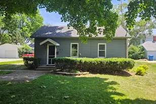 44 1/2 N Market St, Momence, IL 60954 - Photo 1