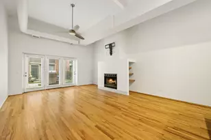 1100 W Cornelia Ave, Chicago, IL 60657 - Photo 4