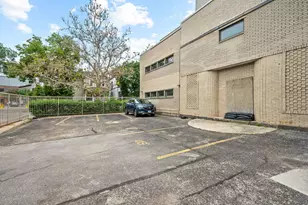 1100 W Cornelia Ave, Chicago, IL 60657 - Photo 18