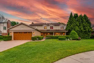 3903 Kiess Dr, Glenview, IL 60026 - Photo 2