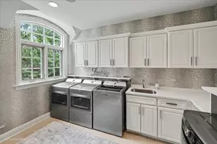 12 Carlisle Dr, Oak Brook, IL 60523 - Photo 90