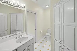 12 Carlisle Dr, Oak Brook, IL 60523 - Photo 78