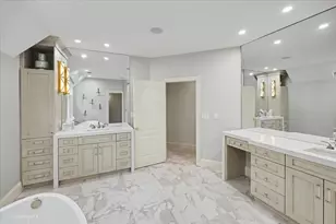 12 Carlisle Dr, Oak Brook, IL 60523 - Photo 66