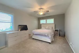 415 Parkside Dr, Sycamore, IL 60178 - Photo 10