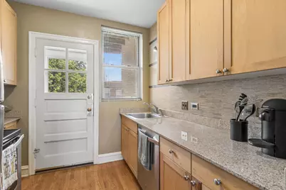 2016.5 W Greenleaf Avenue #3D, Chicago, IL 60645 - Photo 10