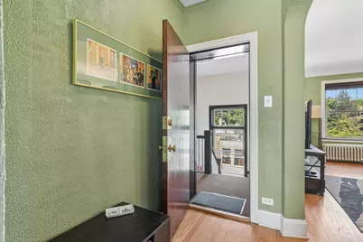 2016.5 W Greenleaf Avenue #3D, Chicago, IL 60645 - Photo 6