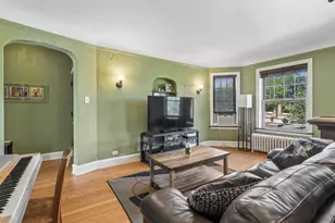 2016 5 W Greenleaf Ave, Chicago, IL 60645 - Photo 8