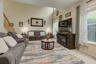 2065 Sunrise Cir, Aurora, IL 60503 - Photo 4