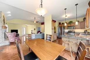 21392 Sea Ray Ln, Wilmington, IL 60481 - Photo 6