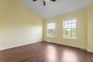 1682 Dogwood Ln, Hanover Park, IL 60133 - Photo 8