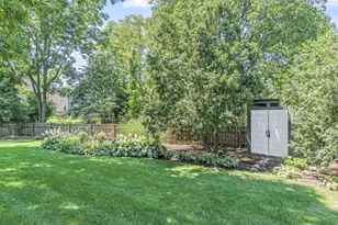 1621 Kenyon Dr, Naperville, IL 60565 - Photo 38
