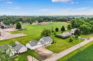 408 E South Ct St, Chatsworth, IL 60921 - Photo 4