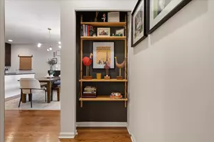 2040 W Belmont Ave, Chicago, IL 60618 - Photo 16