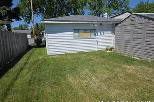 148 Pecos Cir, Carpentersville, IL 60110 - Photo 4