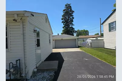 148 Pecos Circle, Carpentersville, IL 60110 - Photo 2