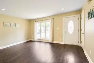 714 Sunset Cir, Streamwood, IL 60107 - Photo 6