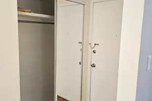 [Address not provided], Skokie, IL 60076 - Photo 18