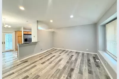 826 River Drive, Carol Stream, IL 60188 - Photo 2