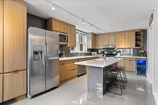 6455 N Talman Ave, Chicago, IL 60645 - Photo 18