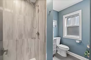 6455 N Talman Ave, Chicago, IL 60645 - Photo 24
