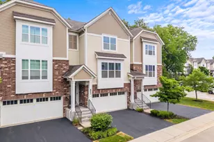 862 W Chase Ln, Palatine, IL 60067 - Photo 2