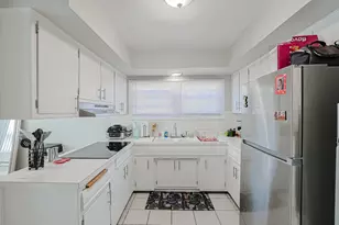 3046 S 24th Ave, Broadview, IL 60155 - Photo 8