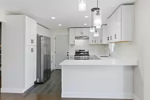 8063 Clearview Dr, Rockford, IL 61102 - Photo 10