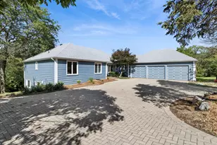 25725 N Oak Creek Cir, Barrington, IL 60010 - Photo 2