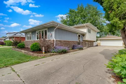 761 N Willow Road, Elmhurst, IL 60126 - Photo 2