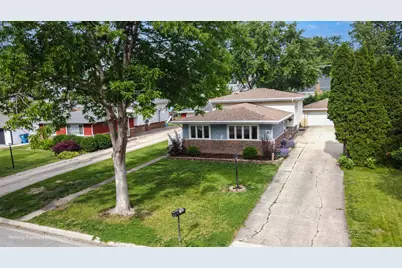 761 N Willow Road, Elmhurst, IL 60126 - Photo 1