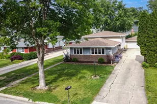 761 N Willow Rd, Elmhurst, IL 60126 - Photo 1