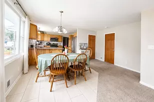 395 S Michigan Ave, Bradley, IL 60915 - Photo 2