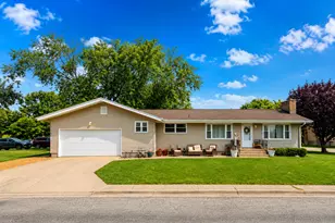 395 S Michigan Ave, Bradley, IL 60915 - Photo 1