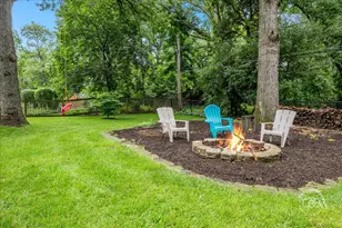 27W755 Robin Ln, West Chicago, IL 60185 - Photo 20