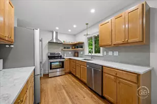 27W755 Robin Ln, West Chicago, IL 60185 - Photo 6