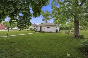 219 N Hickory St, Wenona, IL 61377 - Photo 38